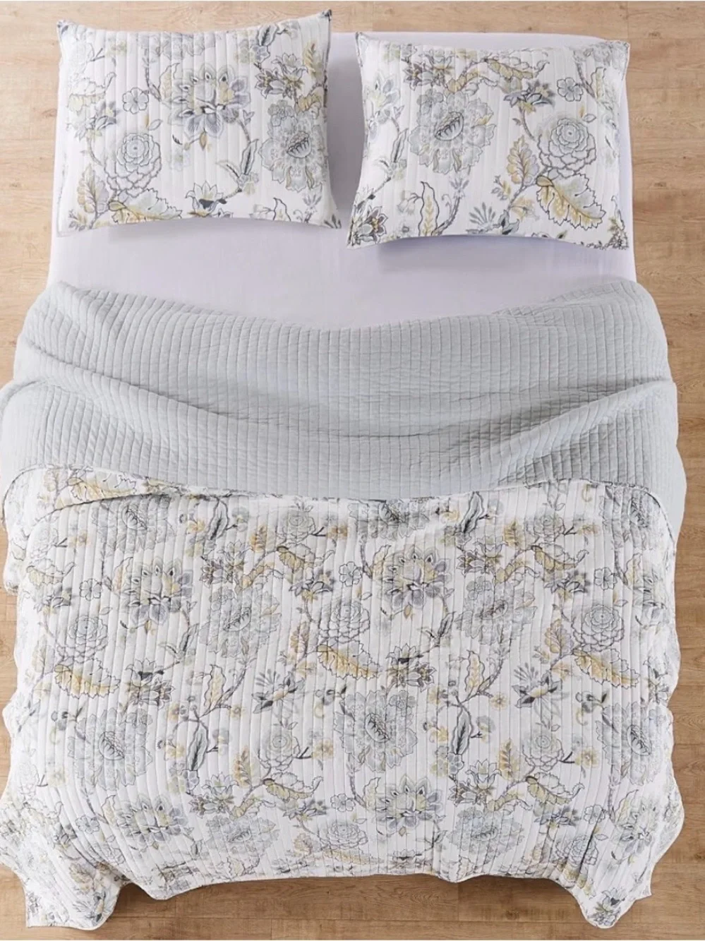 Light Blue Floral Quilted Bedding Set - levtex